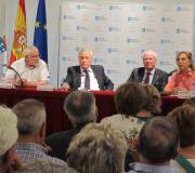 Un momento da presentación, con público.
