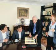6. Tanto o delegado da Xunta en Madrid J. R. Ónega como o director da Oficina de Turismo de Galicia en Madrid Roberto Castro e o resto do equipo departiron cos invitados.