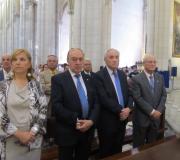 José Ramón Ónega (3) na Catedral, acompañado por Pilar Falcón, Julio Lage, Fernando Rey e outros directivos de asociacións, en segunda fila.