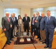 O conde de Fontao, José Manuel Romero, os xornalistas e escritores Carlos G. Reigosa e Alfonso S. Palomares, a muller do autor, Mari Paz Echenique, o editor Daniel Fernández, o político Ángel Mario Carreño, o autor da novela, José de Cora, o delegado da Xunta, José Ramón Ónega, e o xornalista Jenaro Castro.
