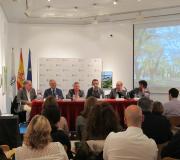 Un momento da presentación con parte do numeroso público que acudiu á mesma.