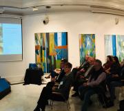 7. Panorámica cos presentadores e o público na presbntación da xenebra galega.
