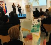 8. A botella en primeiro plano, na presentación na Casa de Galicia en Madrid.