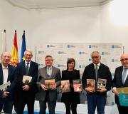1. De esquerda a dereita, JMª Pérez Peridis, Alejandro Tiana, Ramón Jiménez, Fátima Abal, Francisco F. Rei e Javier García.