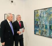 1. O delegado da Xunta en Madrid José Ramón Ónega co presidente do Parlamento de Galicia Miguel Santalices na exposición de G. Lagares que a Casa ofrece ata o 30 deste mes.j