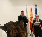 2. O coordinador de Actividades da Casa de Galicia Ramón Jiménez no acto de inauguración da exposición de Moxom.