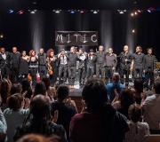 2. MITIC, os integrantes saudan tras o concerto.