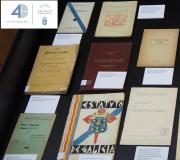 A exposición inclúe obras como "O Estatuto de Galicia. Antecedentes e comentarios" datado en 1948