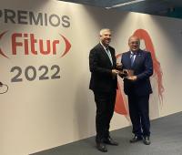 El Director de la Casa de Galicia en Madrid, Juan Serrano López, fue el encargado de recoger el premio al Mejor Stand de Fitur 2022