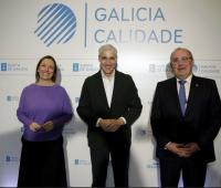 O director da Casa de Galicia, Juan Serrano, acompañou ao vicepresidente primeiro e conselleiro de Economía, Industria e Innovación, Francisco Conde.