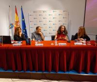 De esquerda a dereita participaron na presentación da novela: María de Meer, xornalista; Luis Muiño, psicólogo; a autora, Silvia Rodríguez Coladas; e a xornalista, Maica Rivera